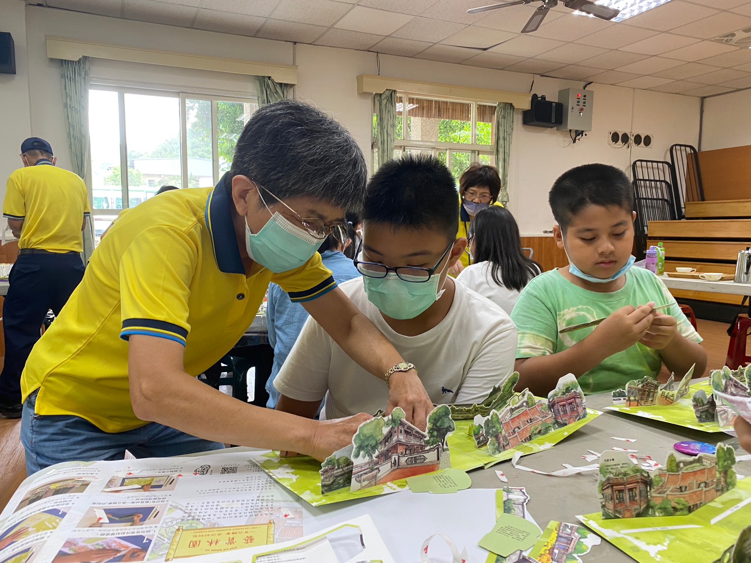 林園繪本共讀暨立體書DIY活動-112.06.26前進五寮國小